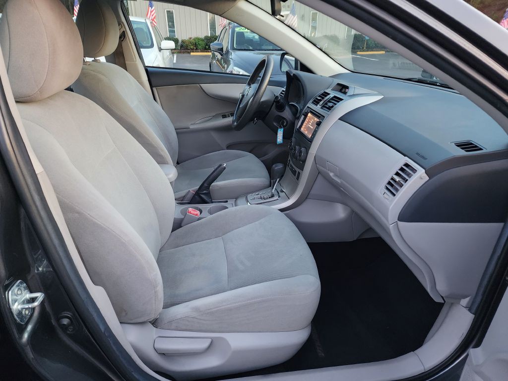 2013 Toyota Corolla Image 21