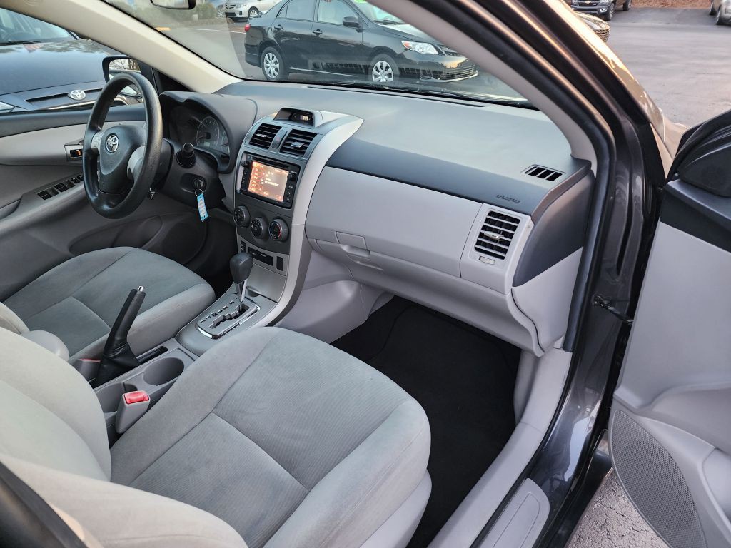 2013 Toyota Corolla Image 22
