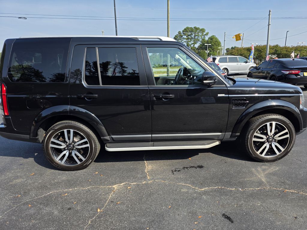 2016 Land Rover LR4 Image 11