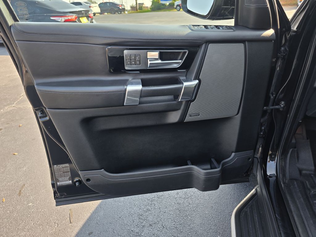 2016 Land Rover LR4 Image 15
