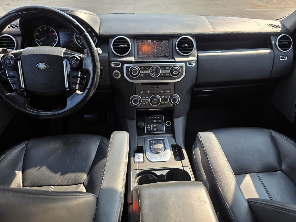 2016 Land Rover LR4 Image 16
