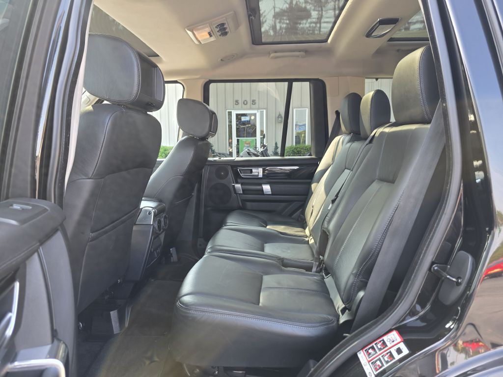 2016 Land Rover LR4 Image 17