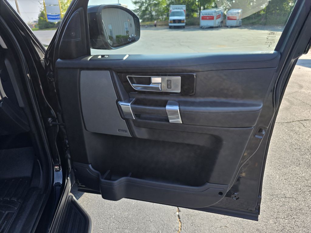 2016 Land Rover LR4 Image 24