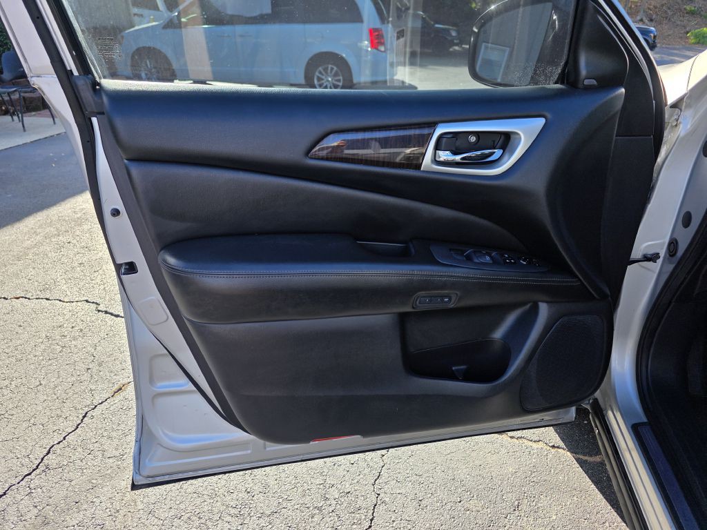 2015 Nissan Pathfinder Image 15