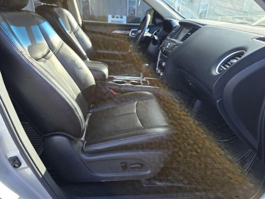 2015 Nissan Pathfinder Image 22