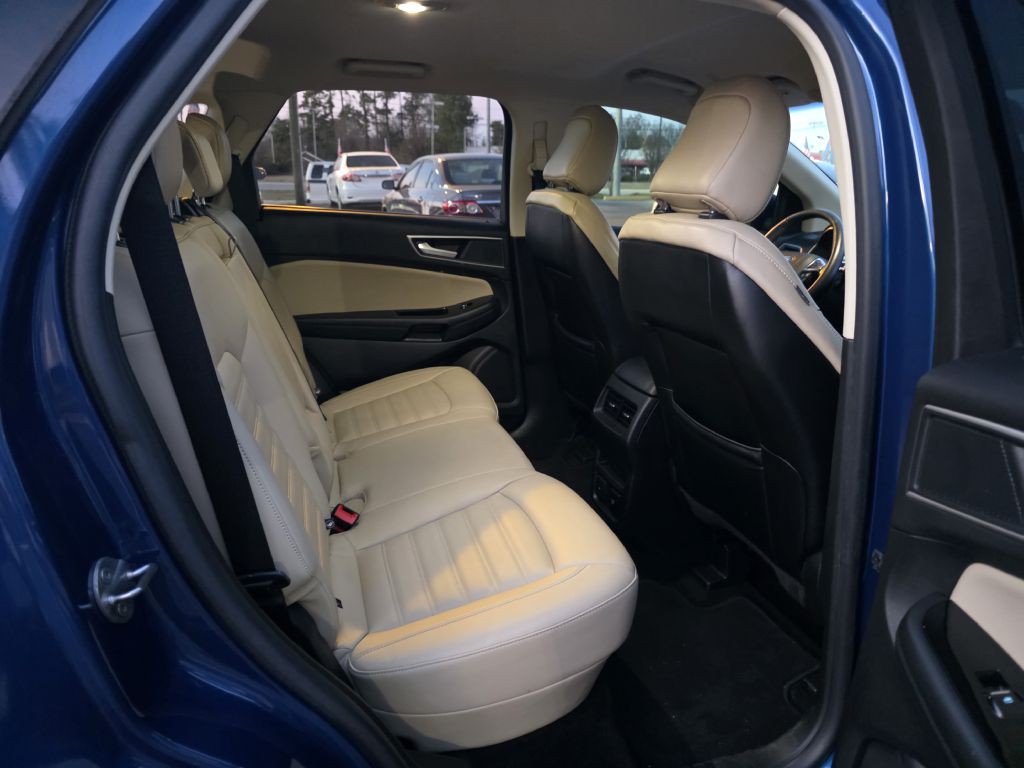 2020 Ford Edge Image 19