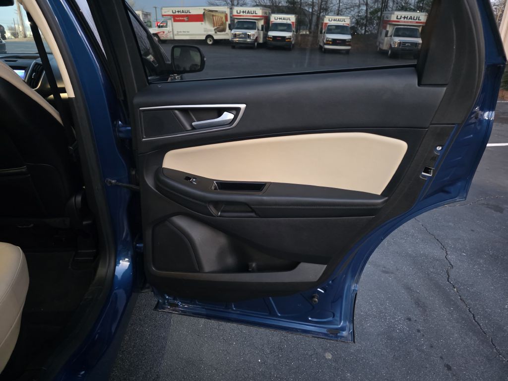 2020 Ford Edge Image 20