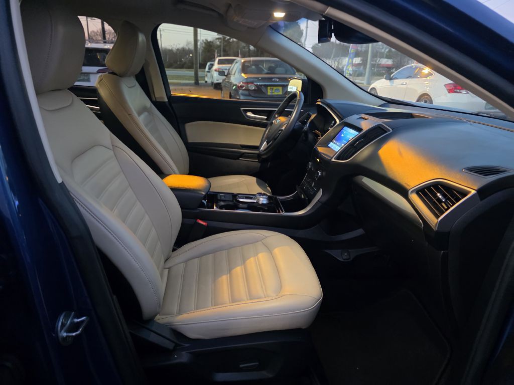2020 Ford Edge Image 21
