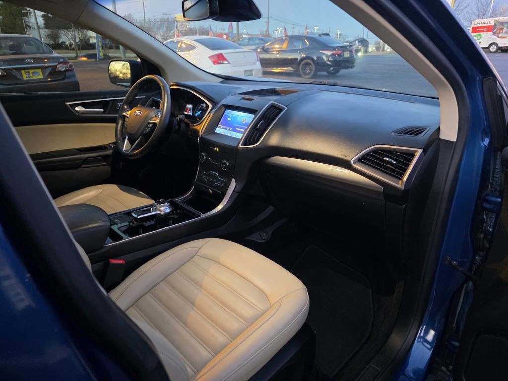 2020 Ford Edge Image 22