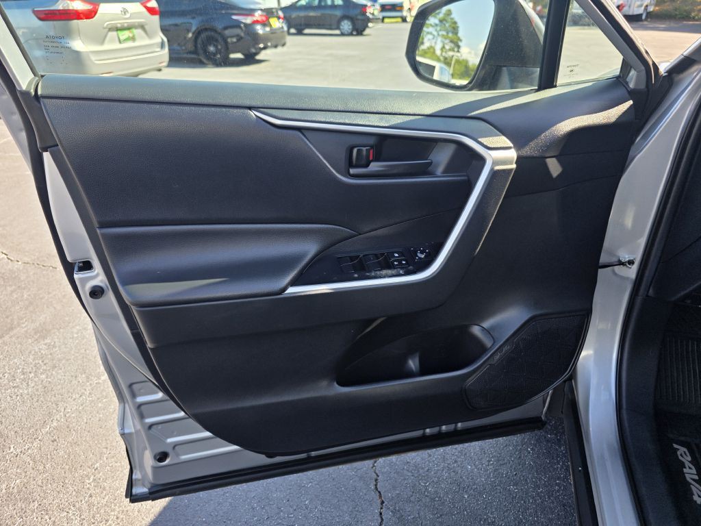 2019 Toyota Rav4 Image 13