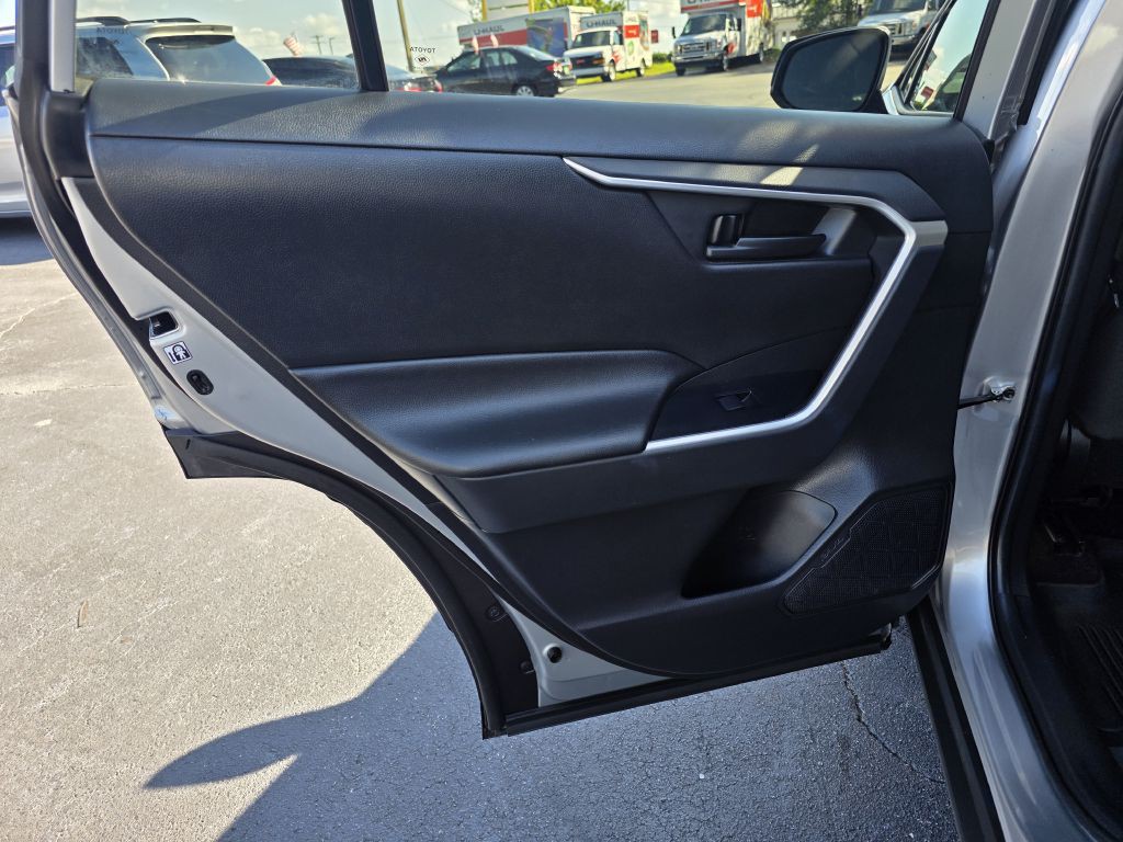 2019 Toyota Rav4 Image 16