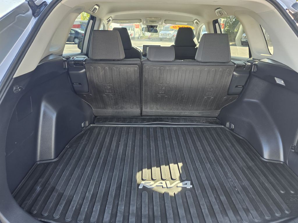 2019 Toyota Rav4 Image 17