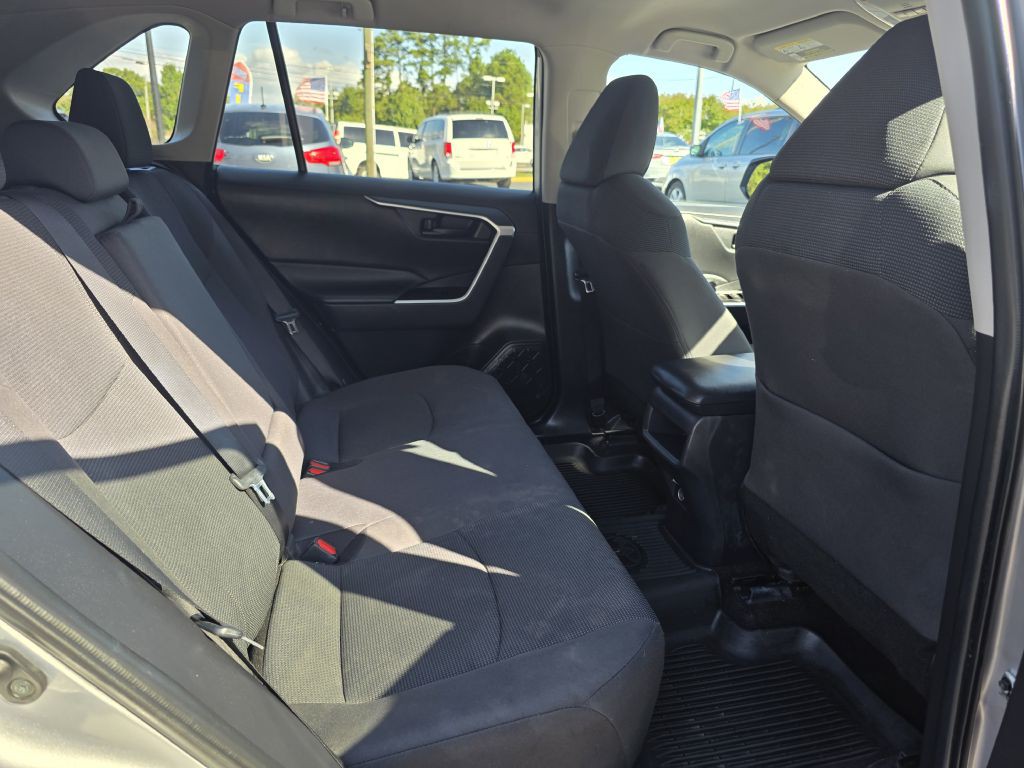 2019 Toyota Rav4 Image 18