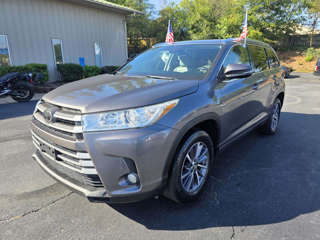 2018 Toyota Highlander Image 2