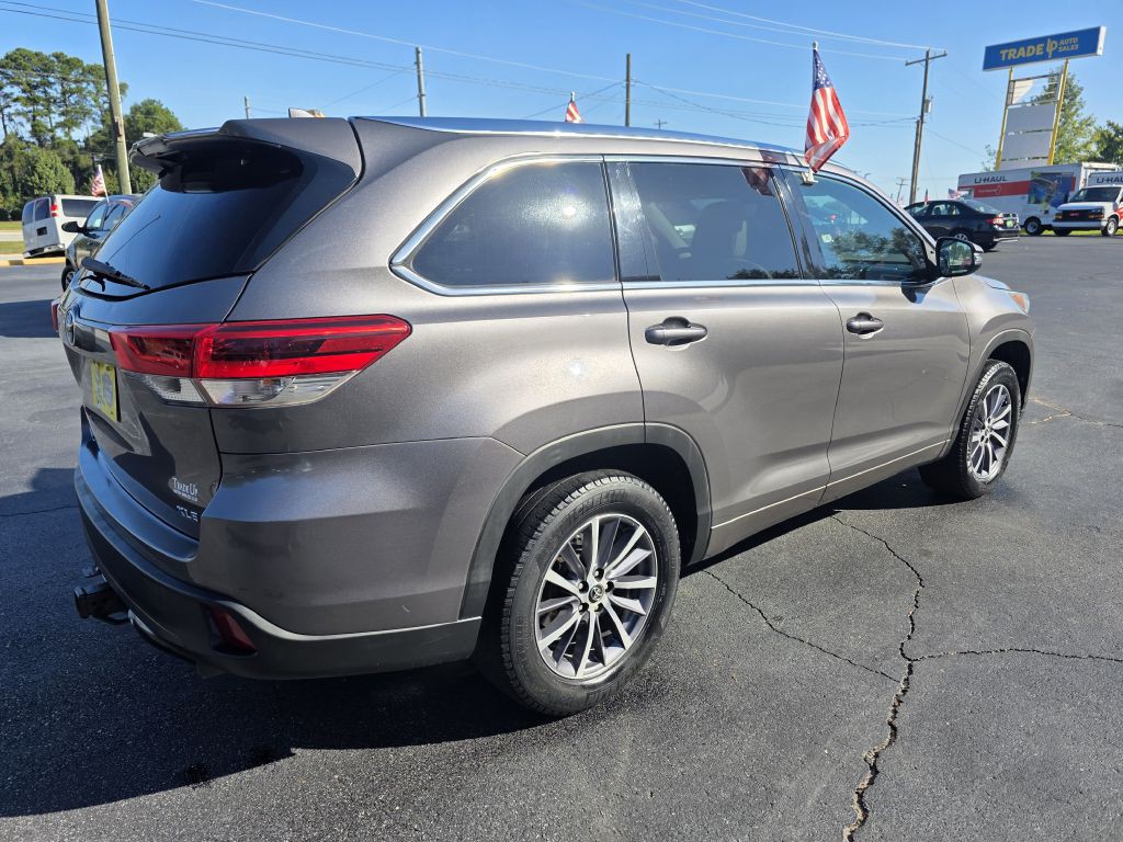 2018 Toyota Highlander Image 9