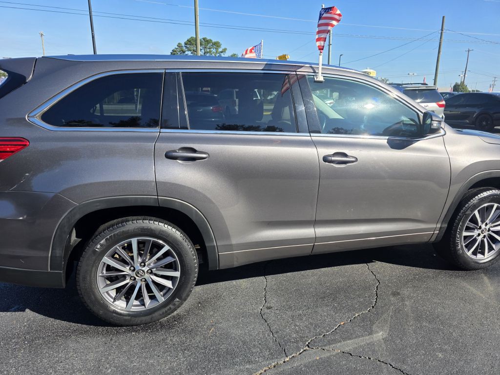 2018 Toyota Highlander Image 10