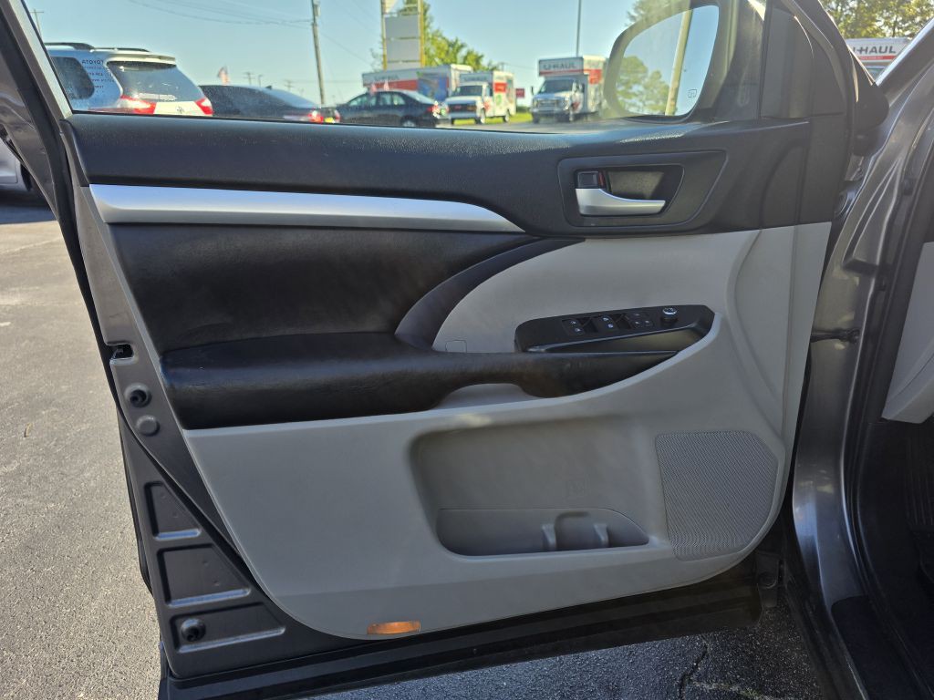 2018 Toyota Highlander Image 14