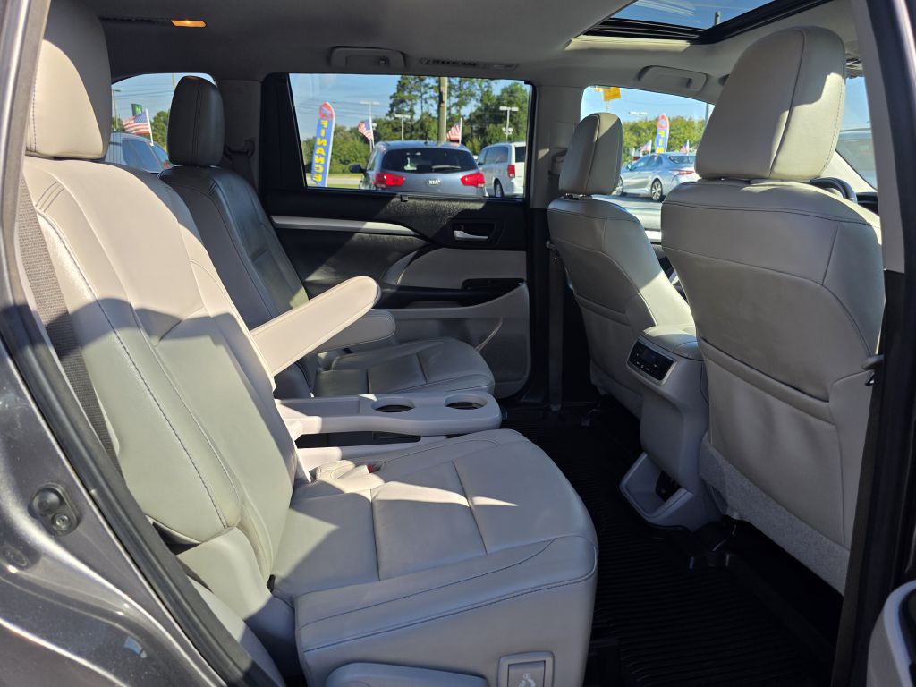 2018 Toyota Highlander Image 19
