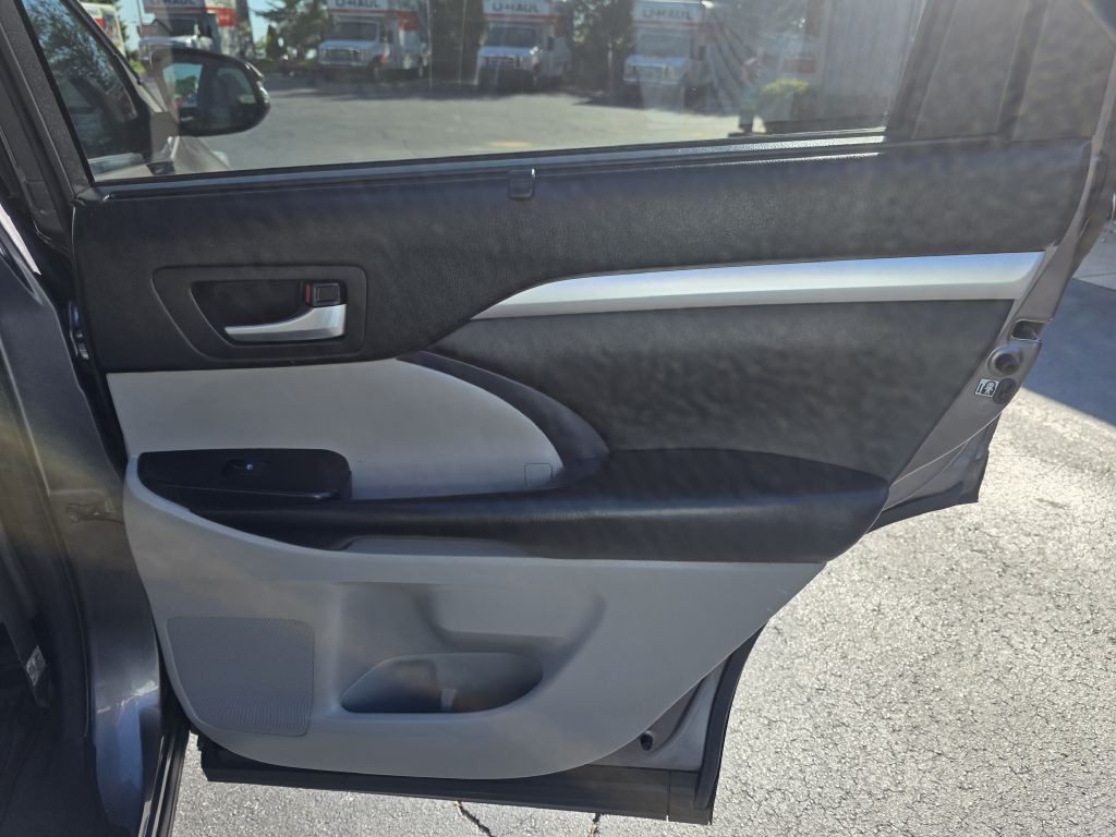 2018 Toyota Highlander Image 20