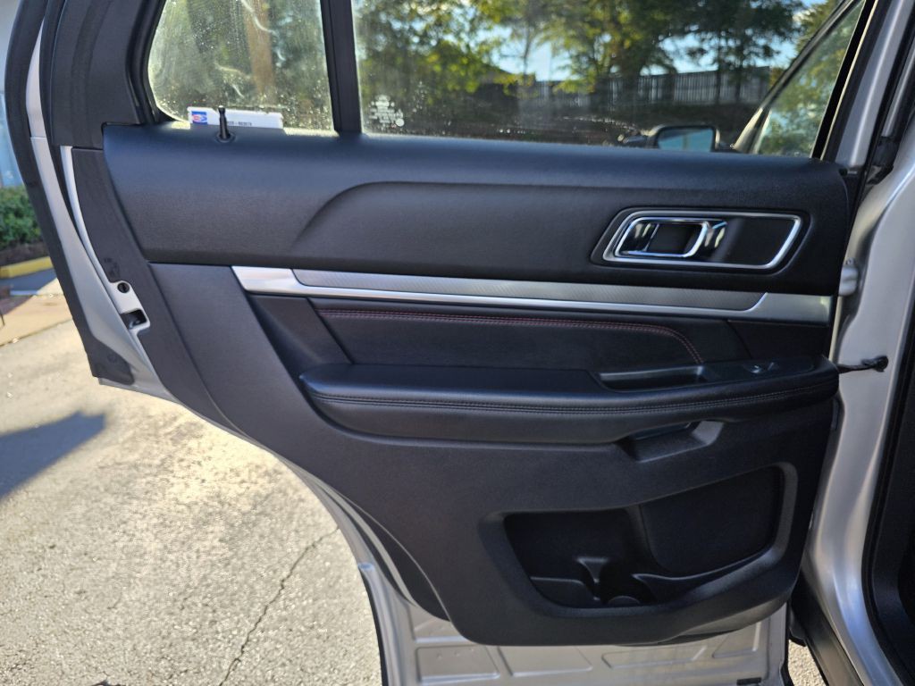 2019 Ford Explorer Image 19