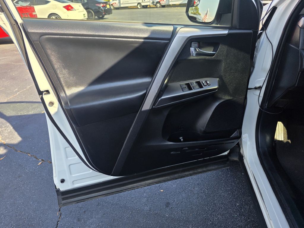 2018 Toyota Rav4 Image 15