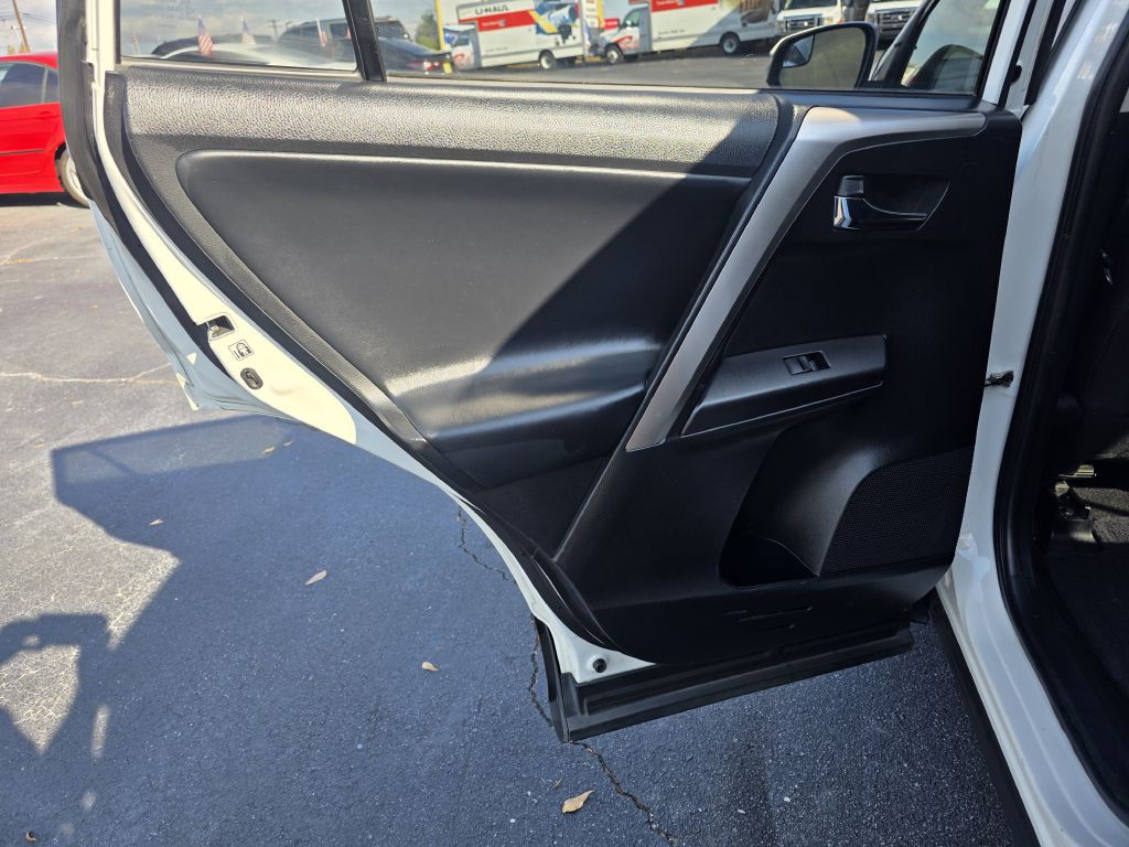 2018 Toyota Rav4 Image 18