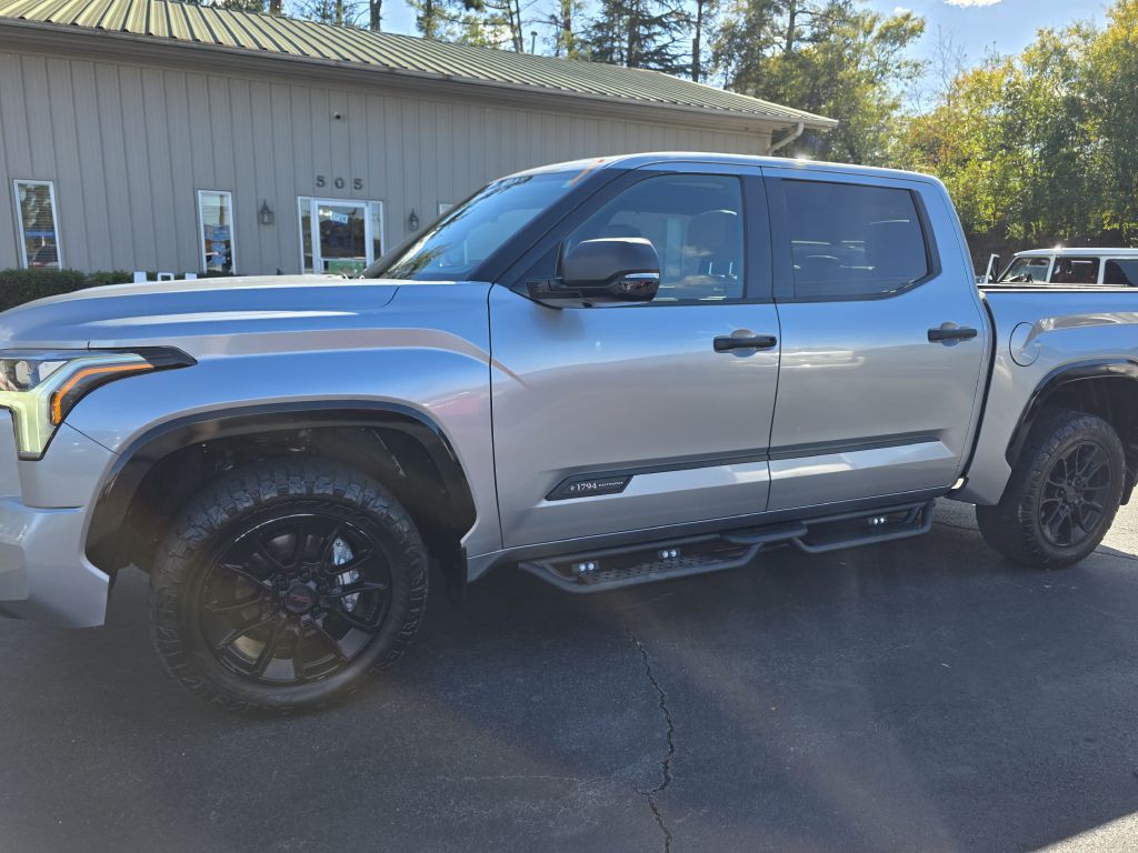 2022 Toyota Tundra Image 5