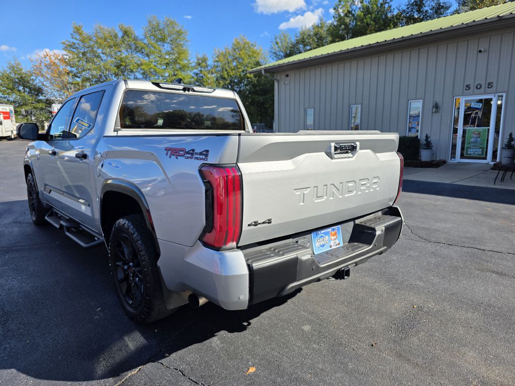 2022 Toyota Tundra Image 8