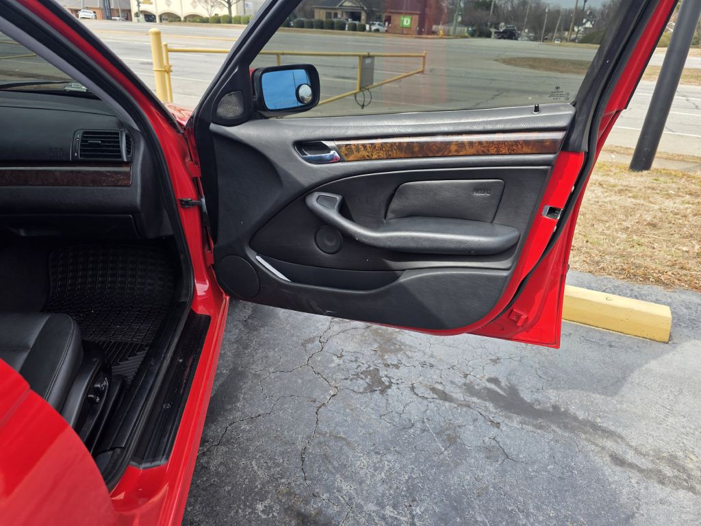 2004 BMW 3 Series Image 24