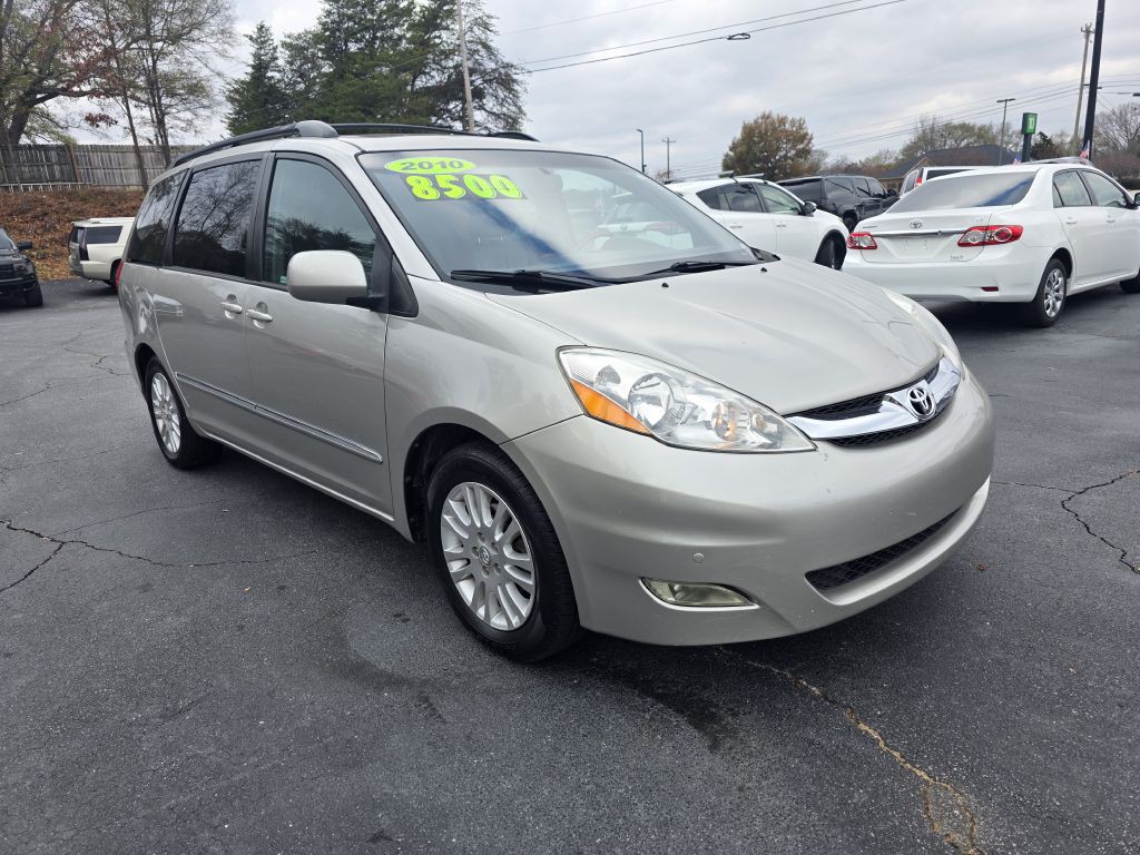 2010 Toyota Sienna Image 13
