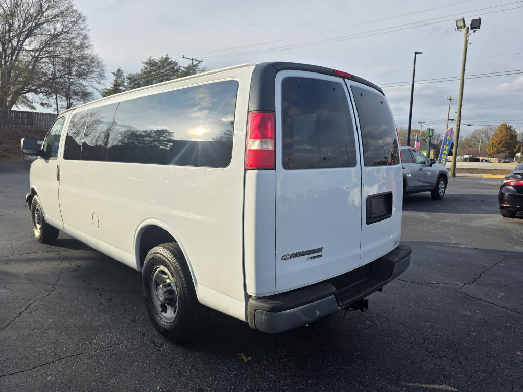 2012 Chevrolet Express Image 9