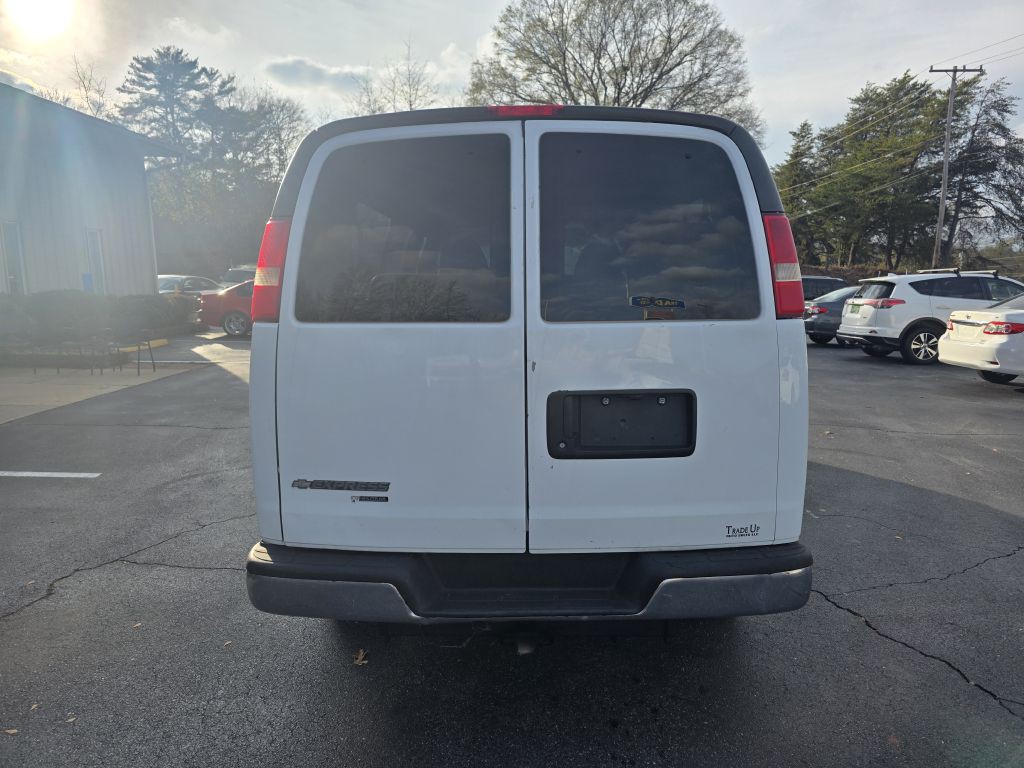 2012 Chevrolet Express Image 10