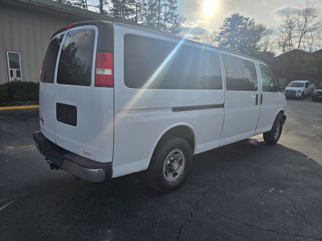 2012 Chevrolet Express Image 11