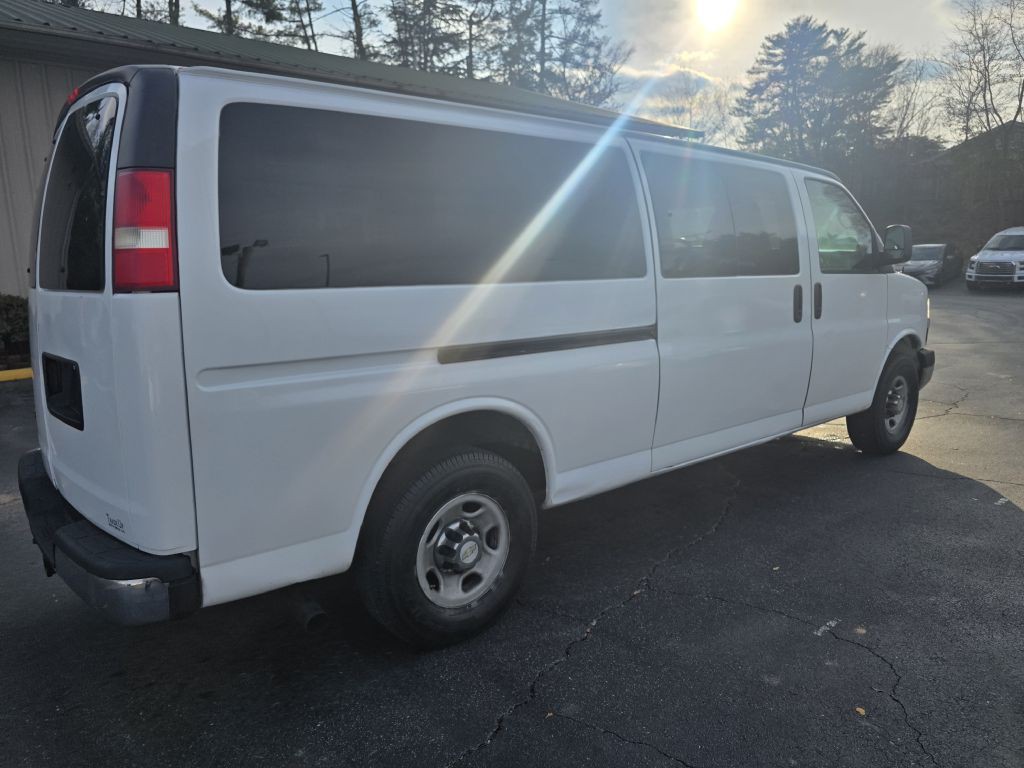 2012 Chevrolet Express Image 12