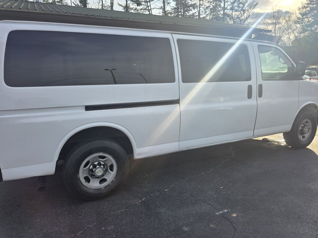 2012 Chevrolet Express Image 13