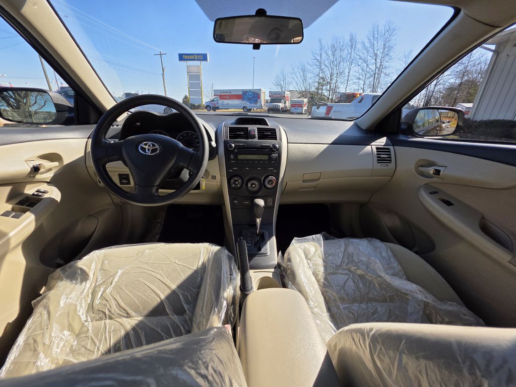 2013 Toyota Corolla Image 17