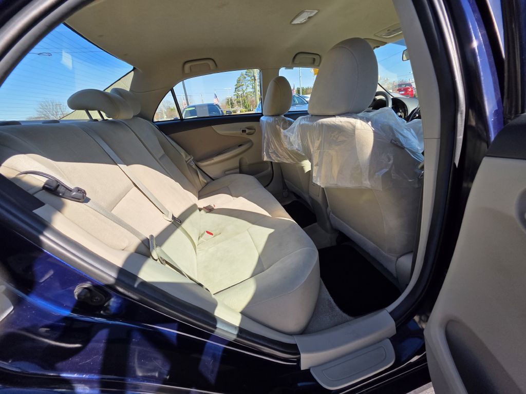 2013 Toyota Corolla Image 20