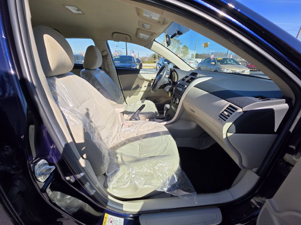 2013 Toyota Corolla Image 22