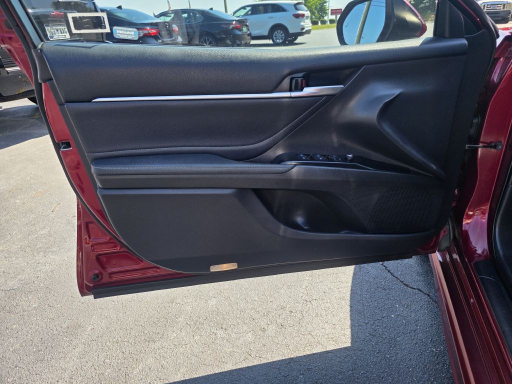 2018 Toyota Camry Image 15