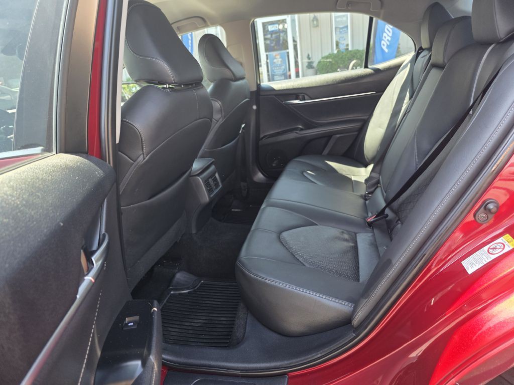 2018 Toyota Camry Image 19