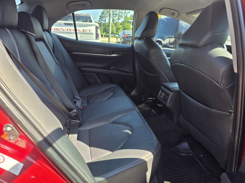 2018 Toyota Camry Image 20