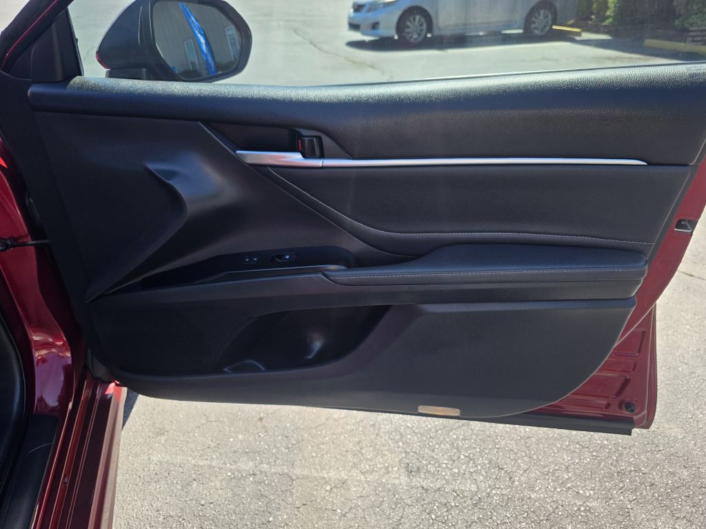 2018 Toyota Camry Image 24