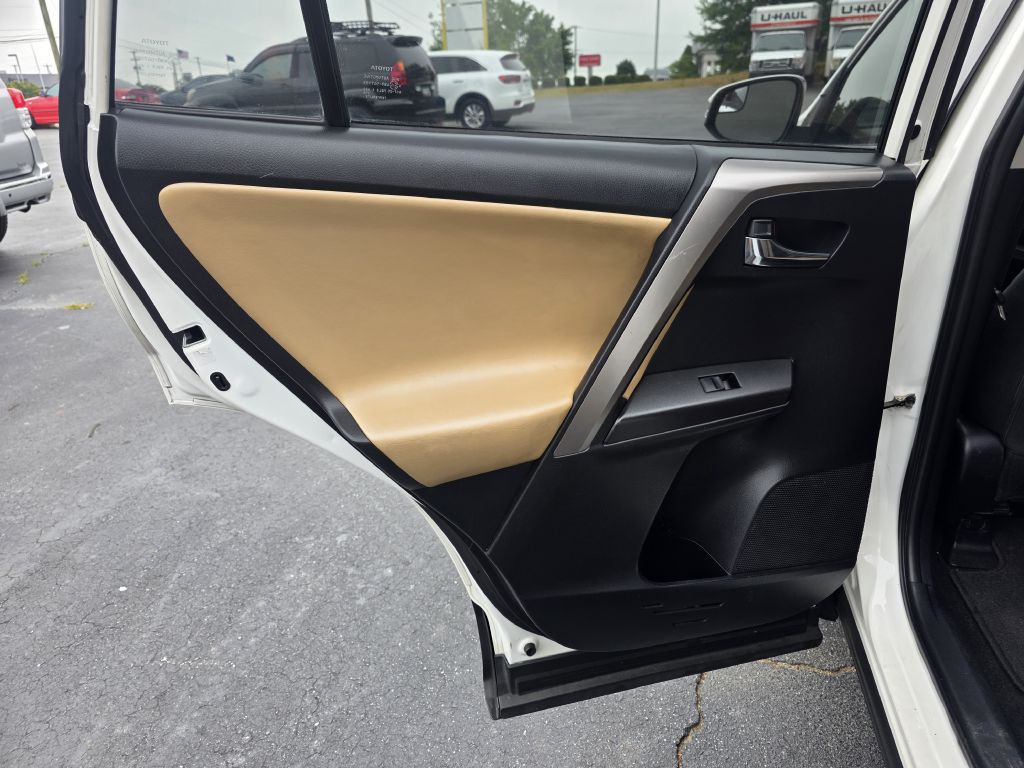 2018 Toyota Rav4 Image 17