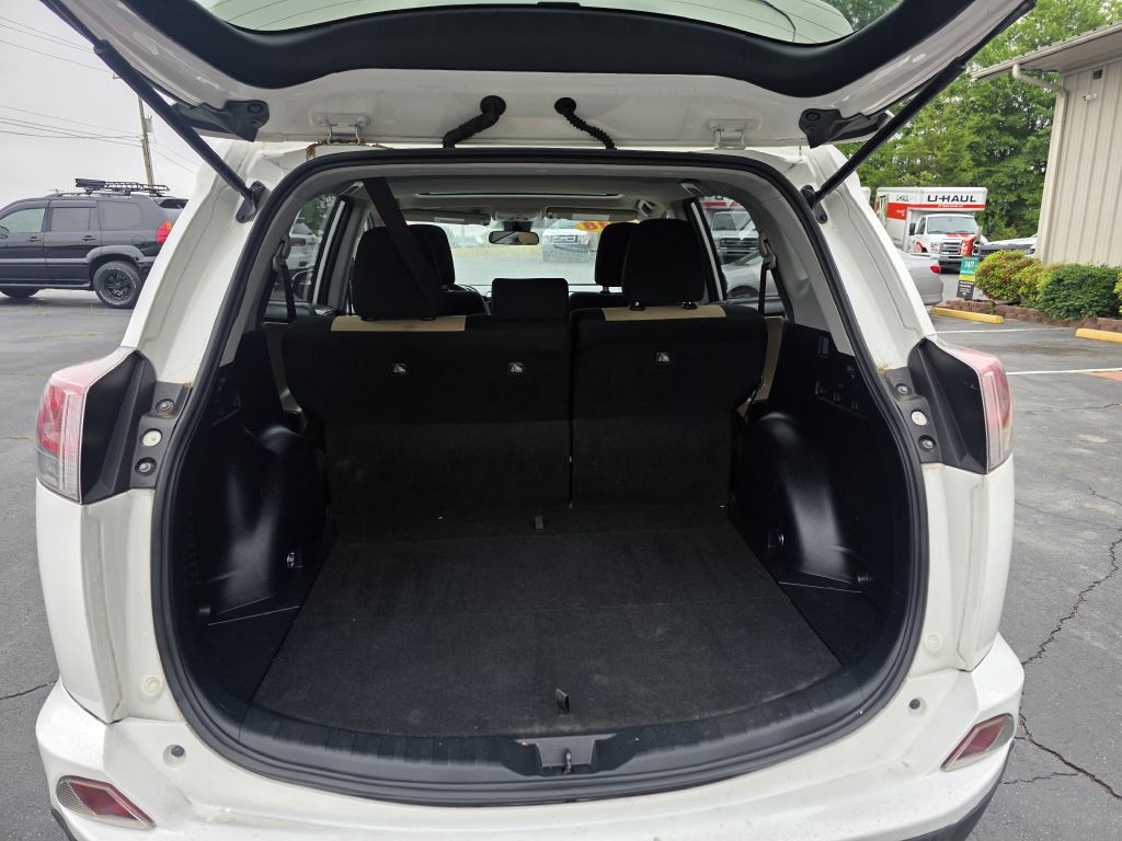 2018 Toyota Rav4 Image 18