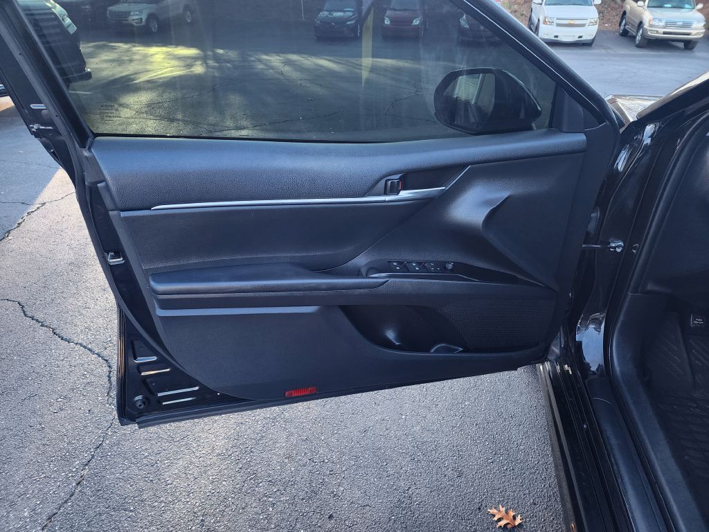 2020 Toyota Camry Image 16