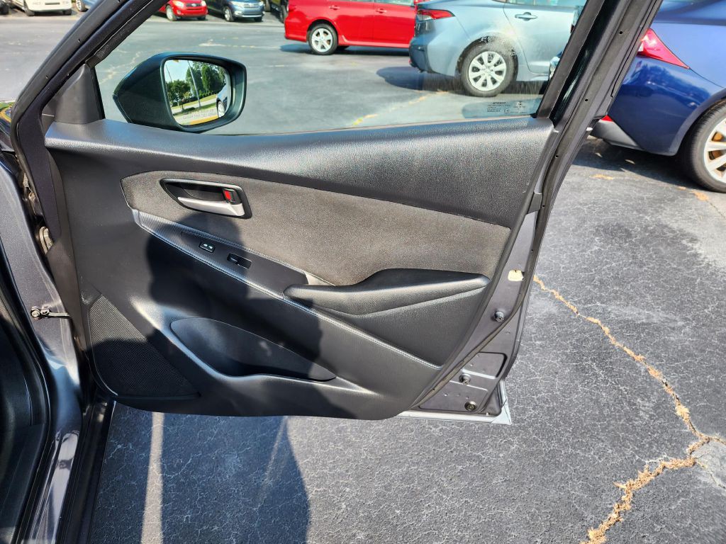 2019 Toyota Yaris Image 23