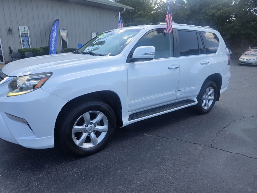 2017 Lexus GX Image 3