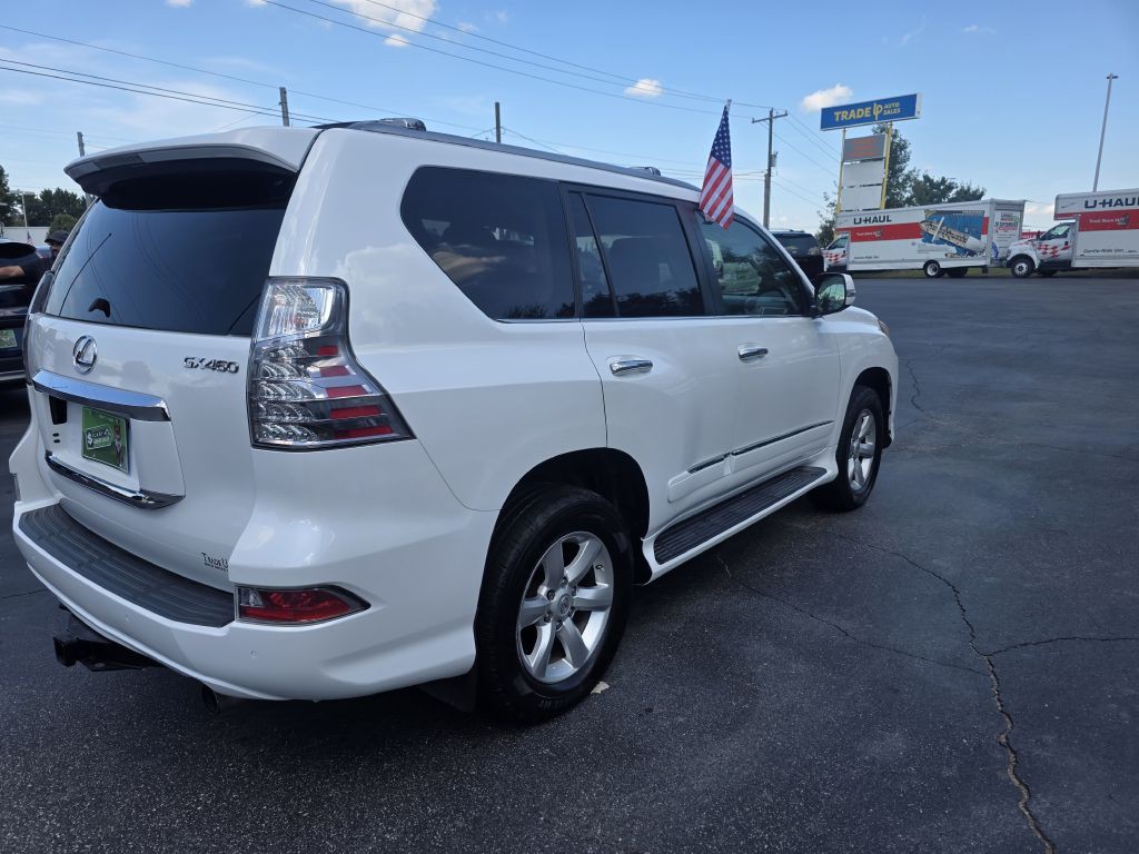 2017 Lexus GX Image 9