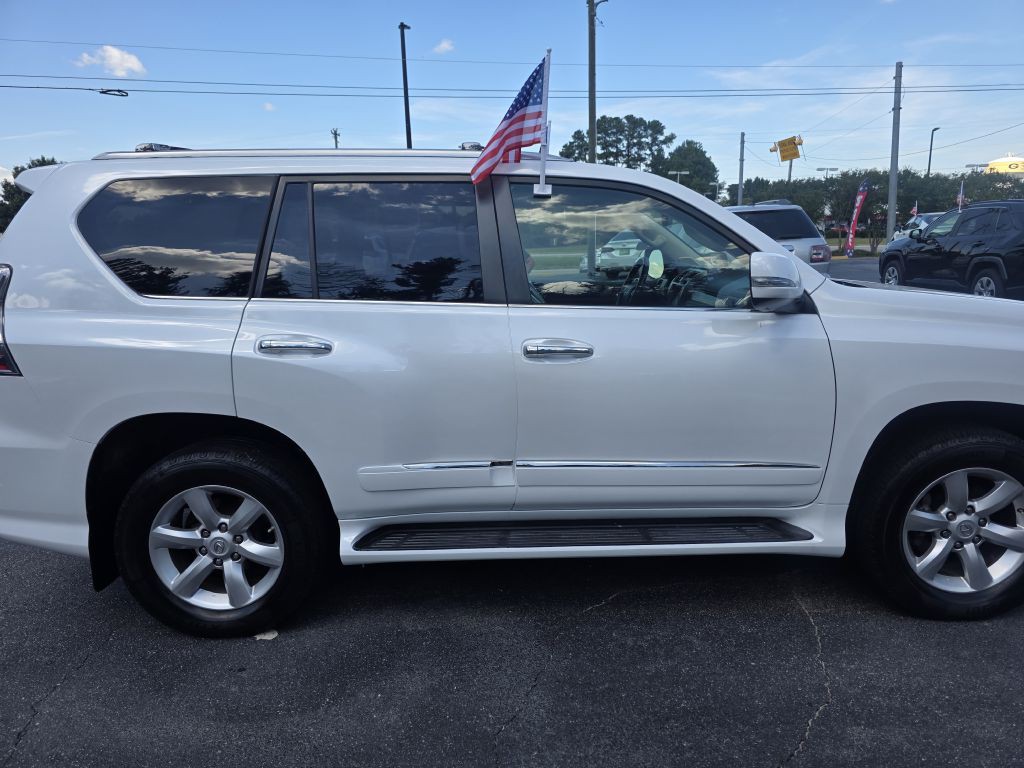 2017 Lexus GX Image 10