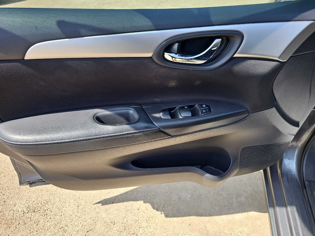 2019 Nissan Sentra Image 12